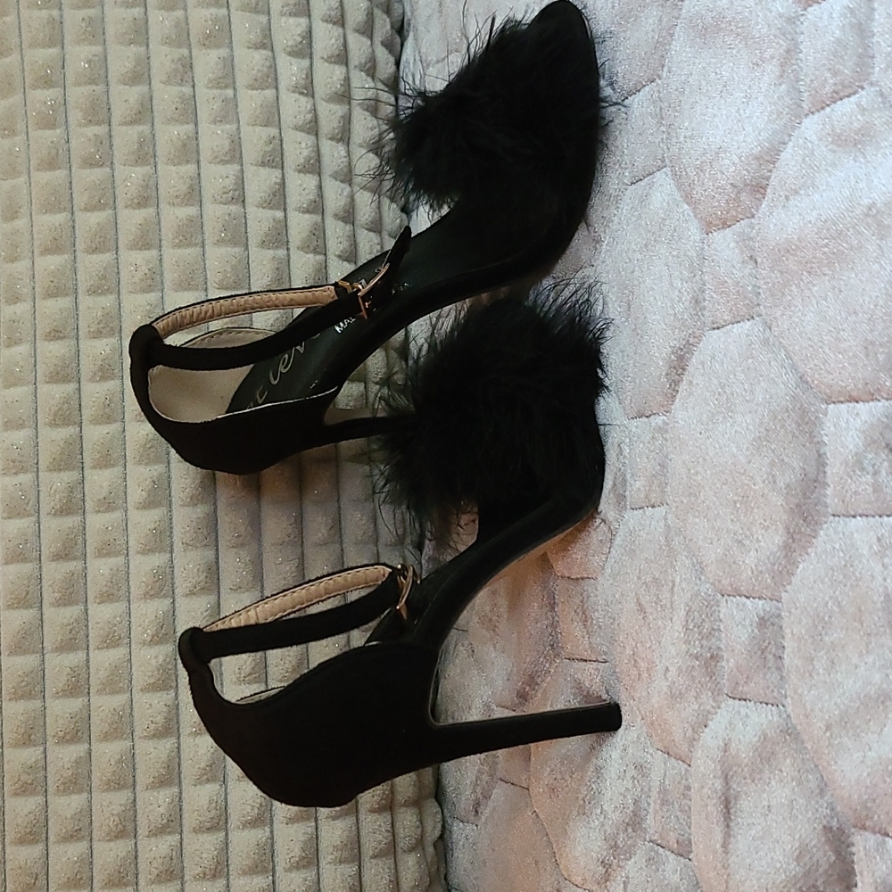 Open toe fluffy feather strappy heels